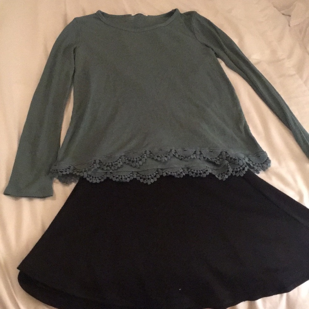 Girls long sleeve shirt form forever 21.